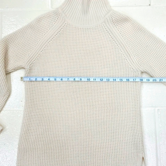 Banana Republic sweater women's medium turtleneck cream cable knit soft stretchy - Picture 5 of 10